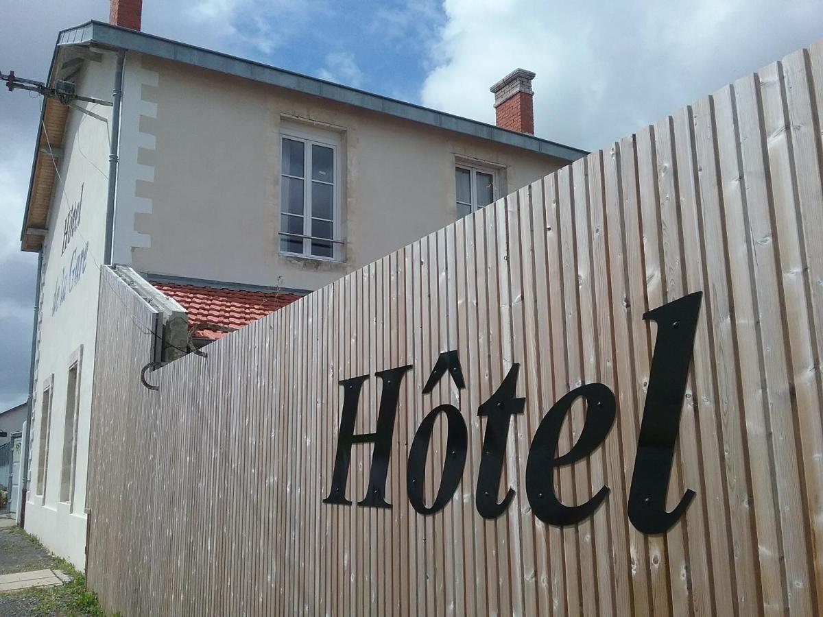 Hotel De La Gare Surgères Εξωτερικό φωτογραφία