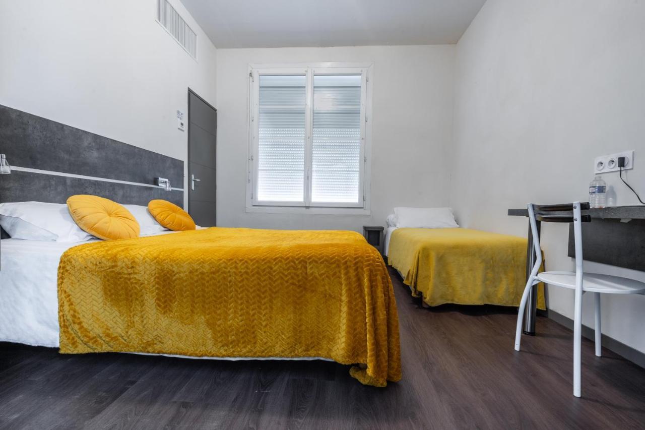 Hotel De La Gare Surgères Εξωτερικό φωτογραφία