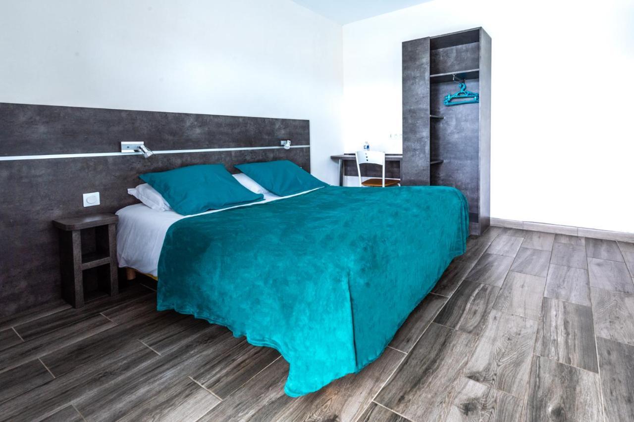 Hotel De La Gare Surgères Εξωτερικό φωτογραφία