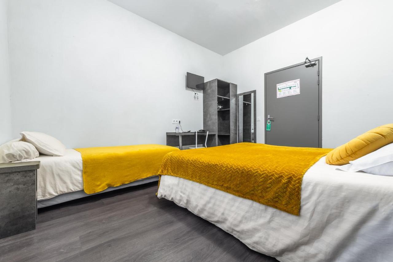 Hotel De La Gare Surgères Εξωτερικό φωτογραφία