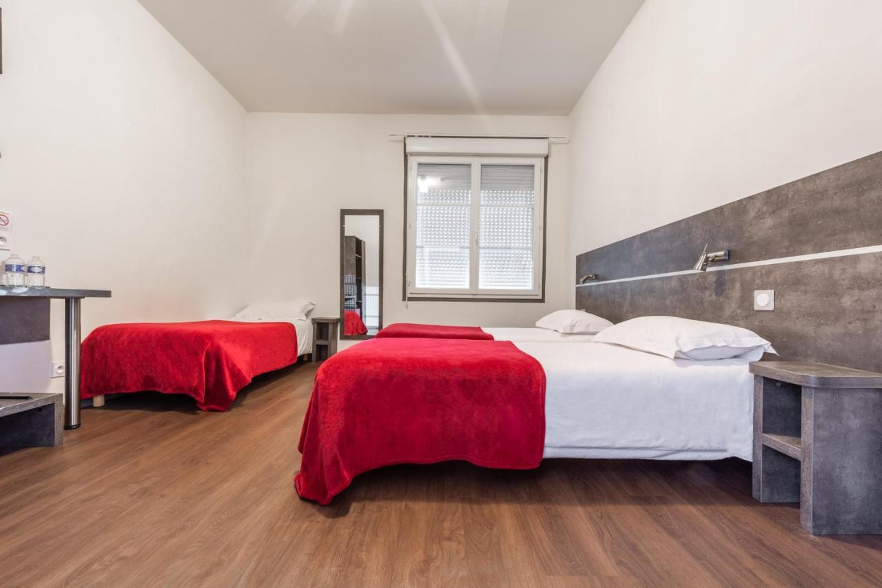 Hotel De La Gare Surgères Εξωτερικό φωτογραφία